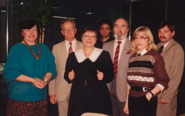 Od lewej: Danuta Gabszewicz, Jurek Moskaa, Ernestyna Skurjat, Andrzej Siedlecki, Grazyna Zdanowicz i fotoreporter Tomek Koprowski.